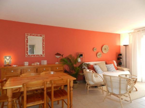 Appartement Confort 2 P. avec Terrasse, Plage et Commerces à 200 m - Parking Privé Inclus - FR-1-251-715